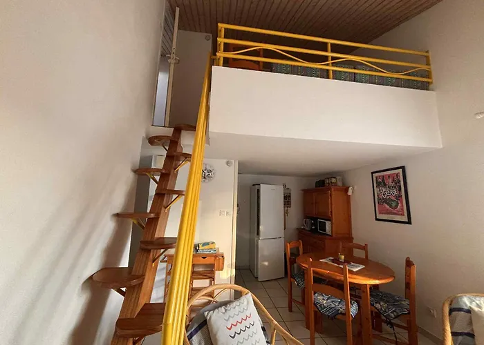 Duplex 3 Pieces Avec Terrasse Et Parking, Proche - Fr-1-194-307